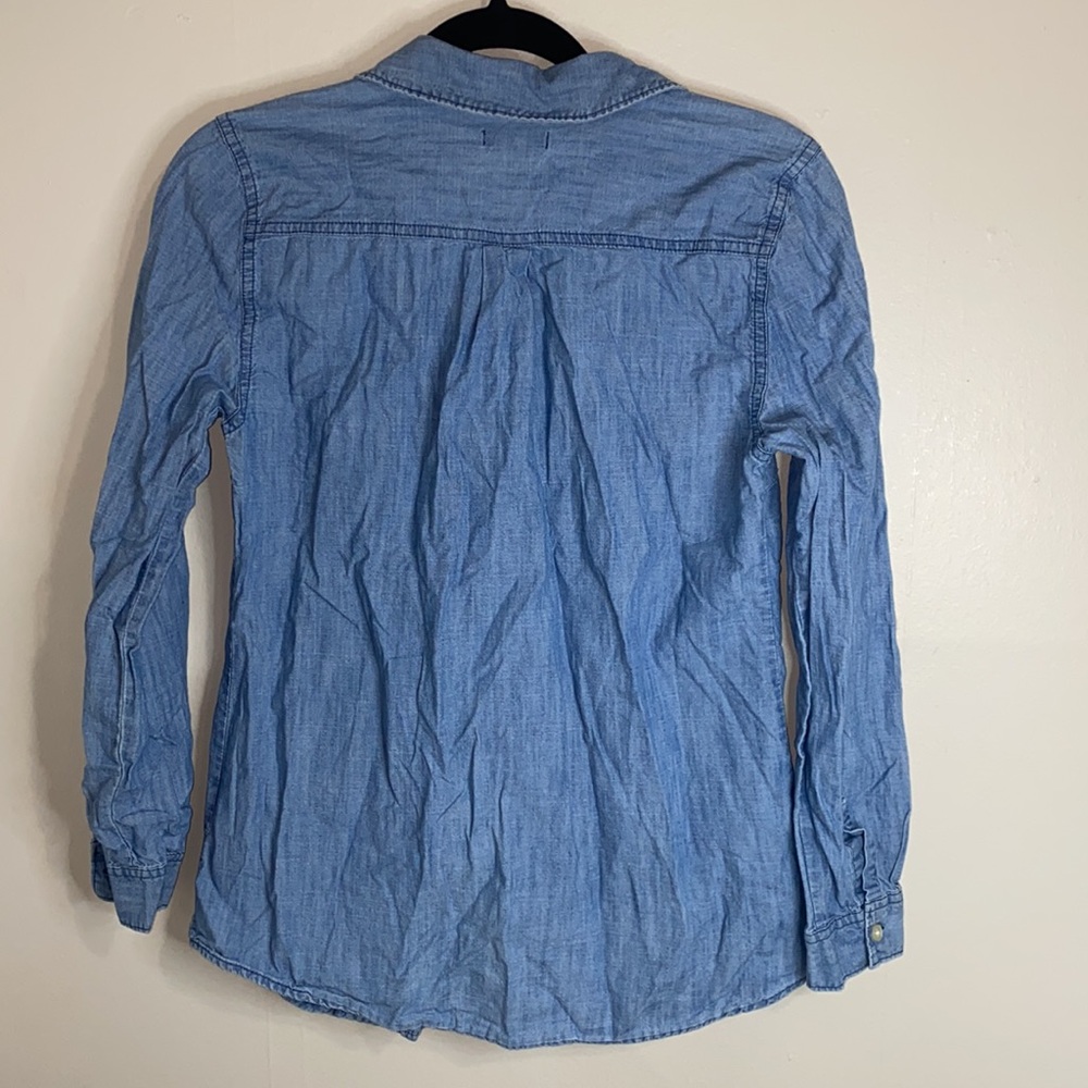 🎈Blue button up long sleeved top! - Picture 8 of 8